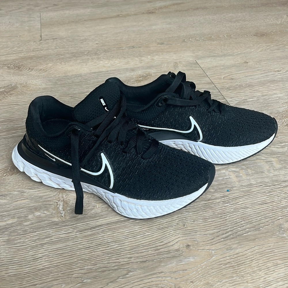 NIKE React Infinity 3 Running Shoes / Sneakers sz 8